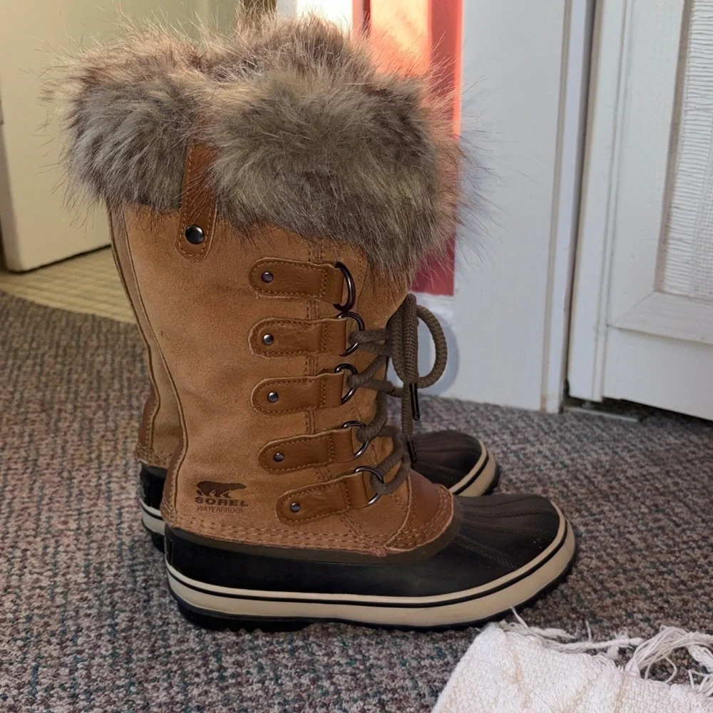 Sorel Joan of Artic boots Sz 6 like new
